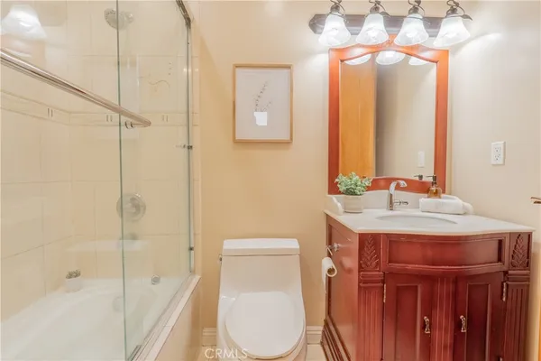 $765,000 | 216 North Buena Vista Street, Unit 113, Burbank, CA 91505