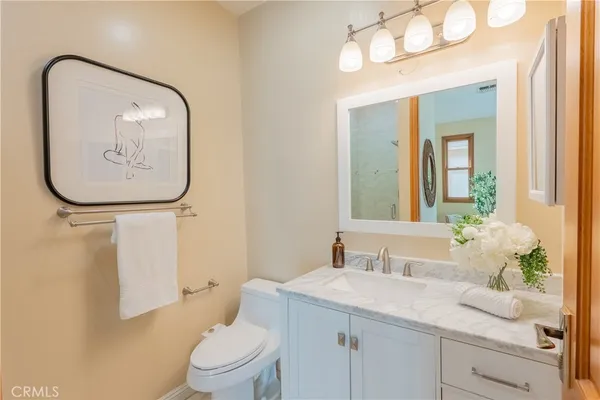$765,000 | 216 North Buena Vista Street, Unit 113, Burbank, CA 91505
