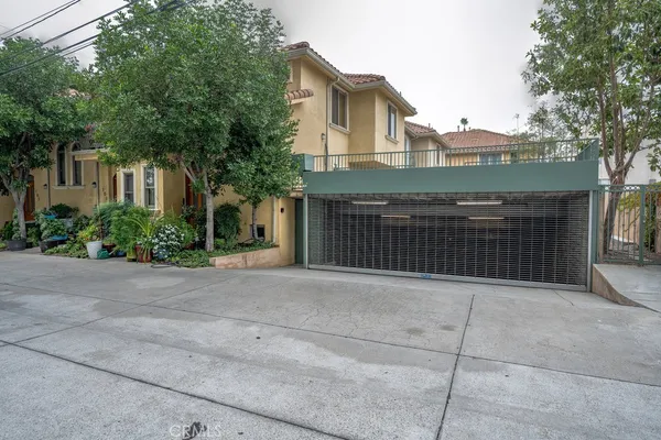 $765,000 | 216 North Buena Vista Street, Unit 113, Burbank, CA 91505
