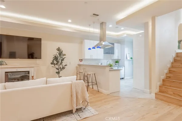 $765,000 | 216 North Buena Vista Street, Unit 113, Burbank, CA 91505