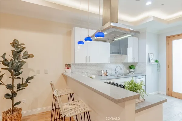 $765,000 | 216 North Buena Vista Street, Unit 113, Burbank, CA 91505