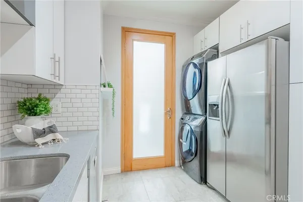 $765,000 | 216 North Buena Vista Street, Unit 113, Burbank, CA 91505