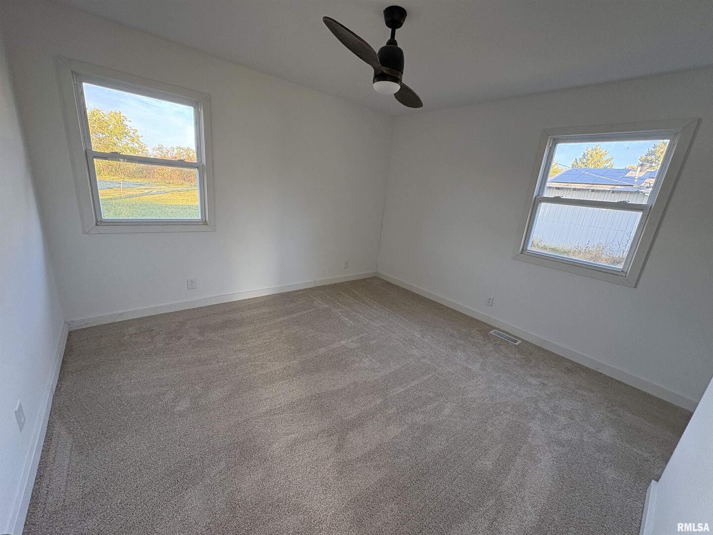 3305 Selmaville Road Salem, IL 62881 - Photo 11 of 17