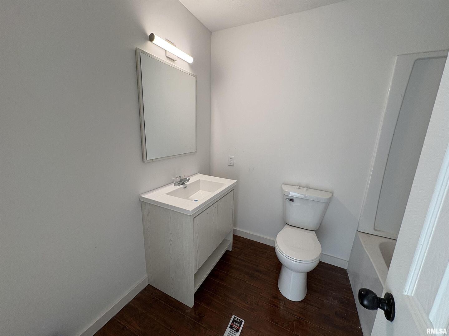 3305 Selmaville Road Salem, IL 62881 - Photo 9 of 17