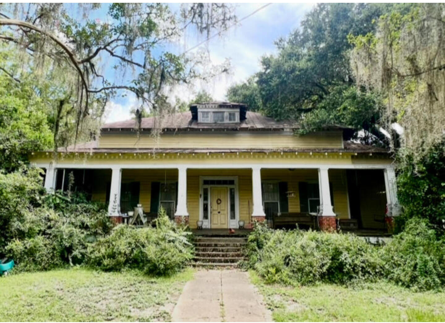 422 Hampton Street Walterboro, SC 29488 - Photo 2 of 9 IMG_1791