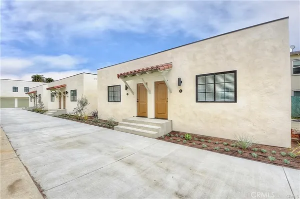 $2,095 | 375 Termino Avenue, Unit C, Long Beach, CA 90814