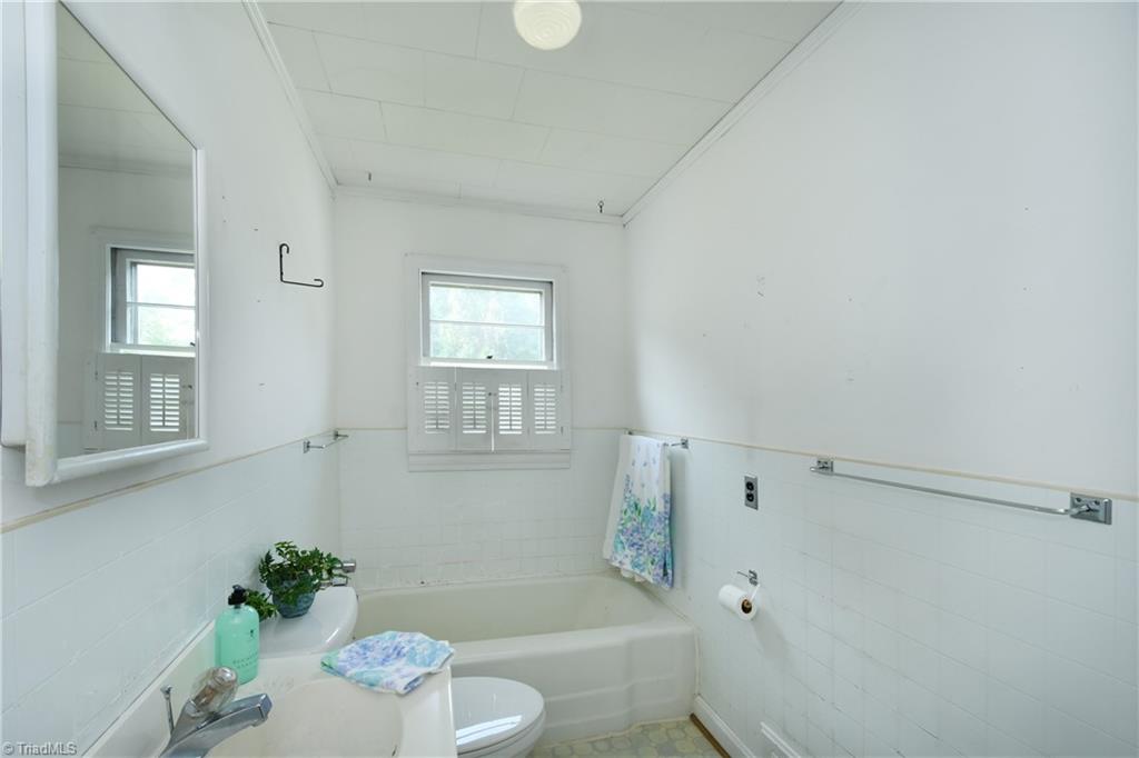 2429 Hickory Tree Road Winston-Salem, NC 27127 - Photo 13 of 22 Gallery Image 13