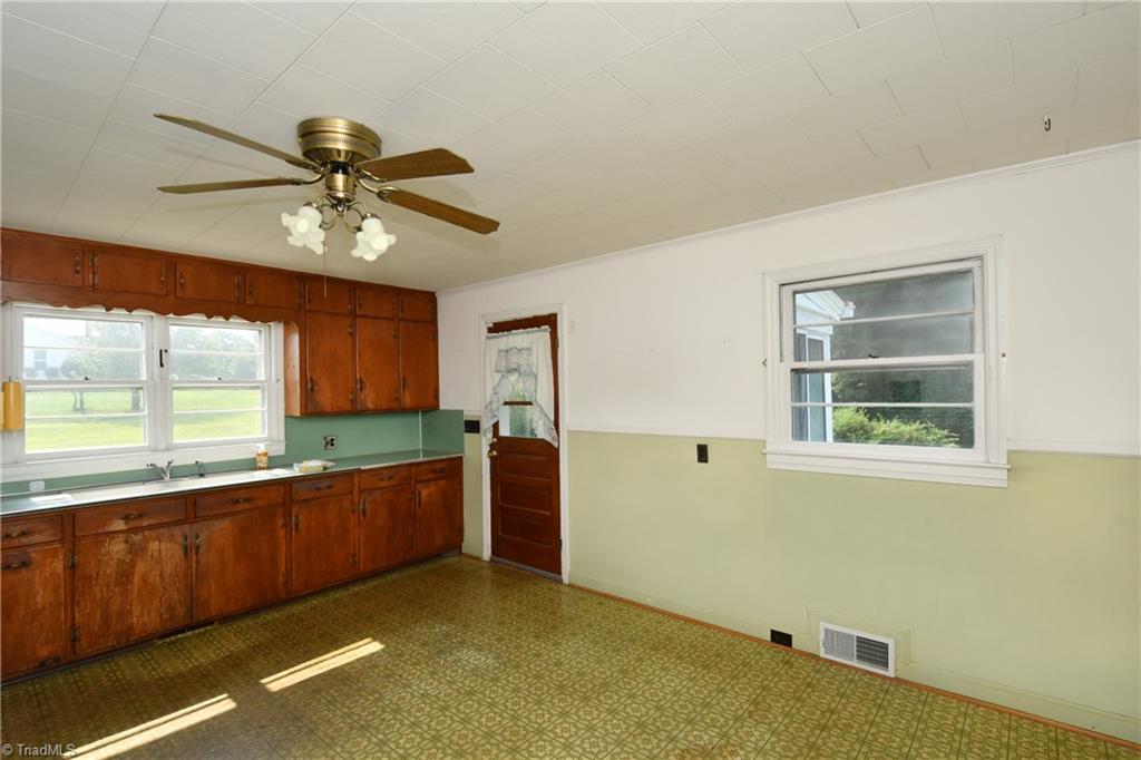 2429 Hickory Tree Road Winston-Salem, NC 27127 - Photo 7 of 22 Gallery Image 7