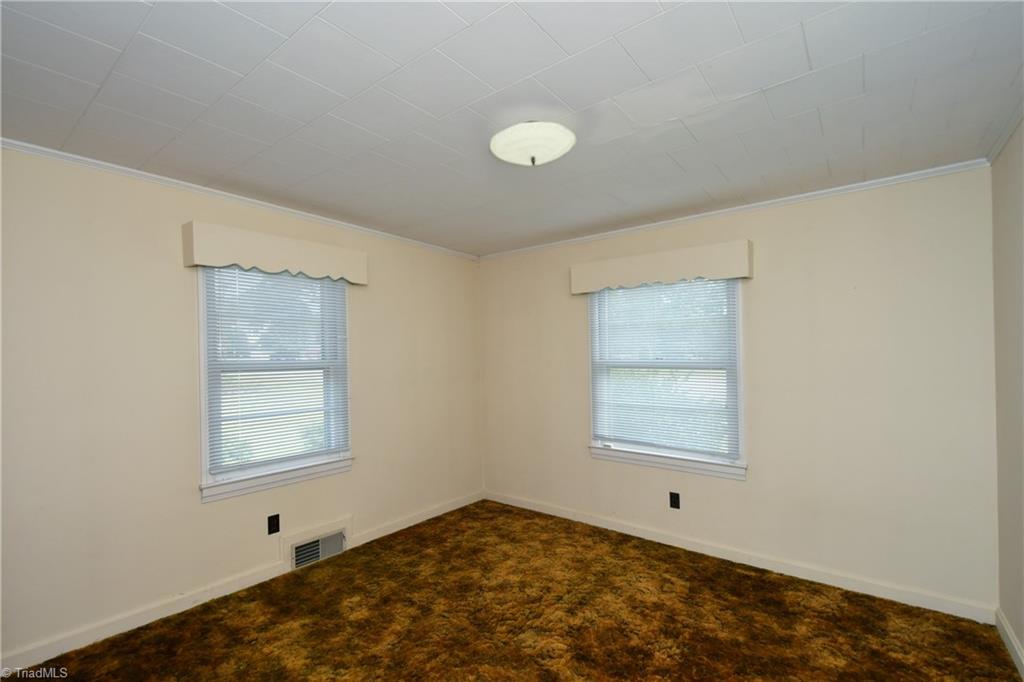 2429 Hickory Tree Road Winston-Salem, NC 27127 - Photo 10 of 22 Primary bedroom