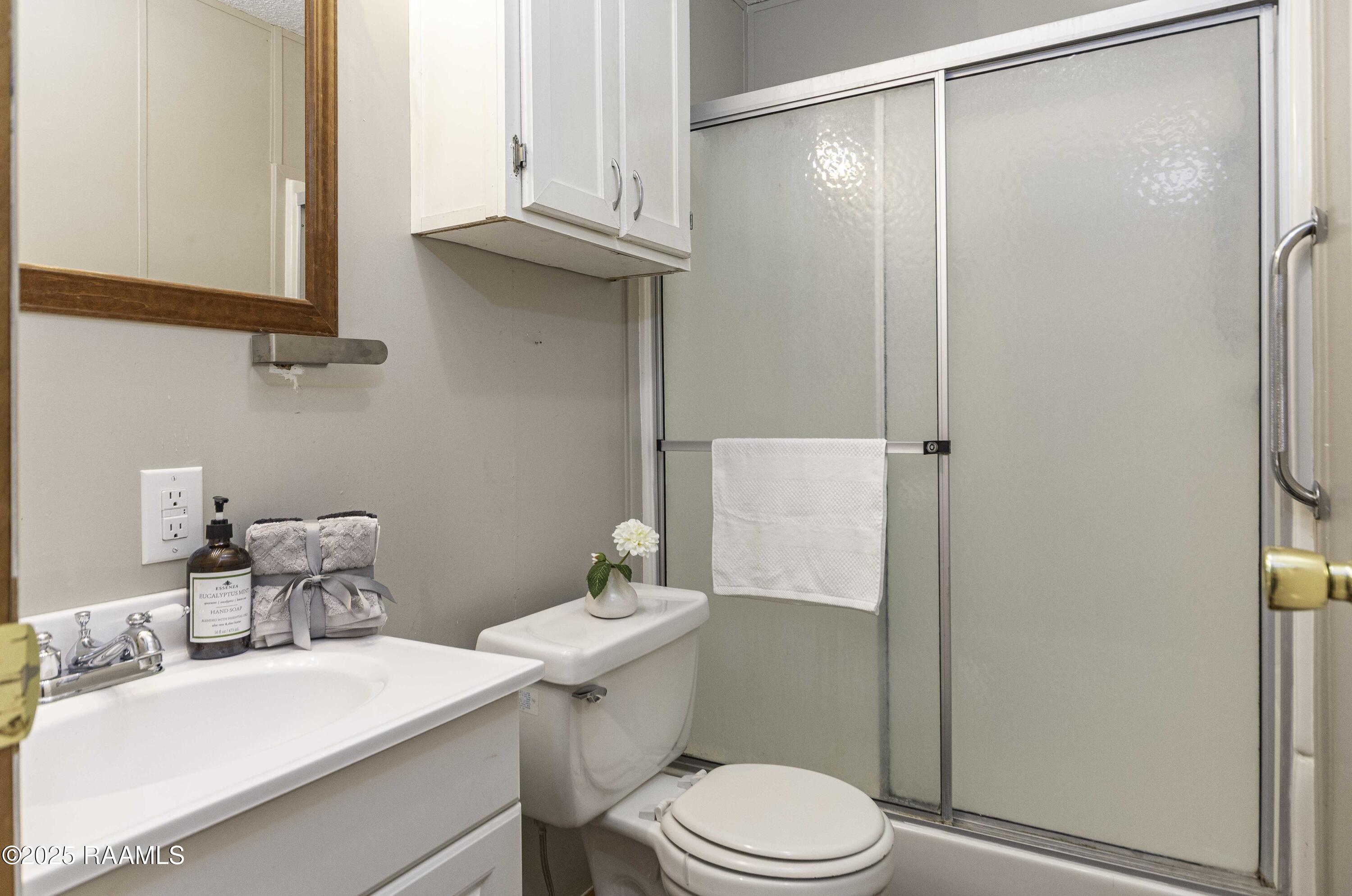 121 Legrande Road Carencro, LA 70520 - Photo 23 of 38 Guest Bath 1