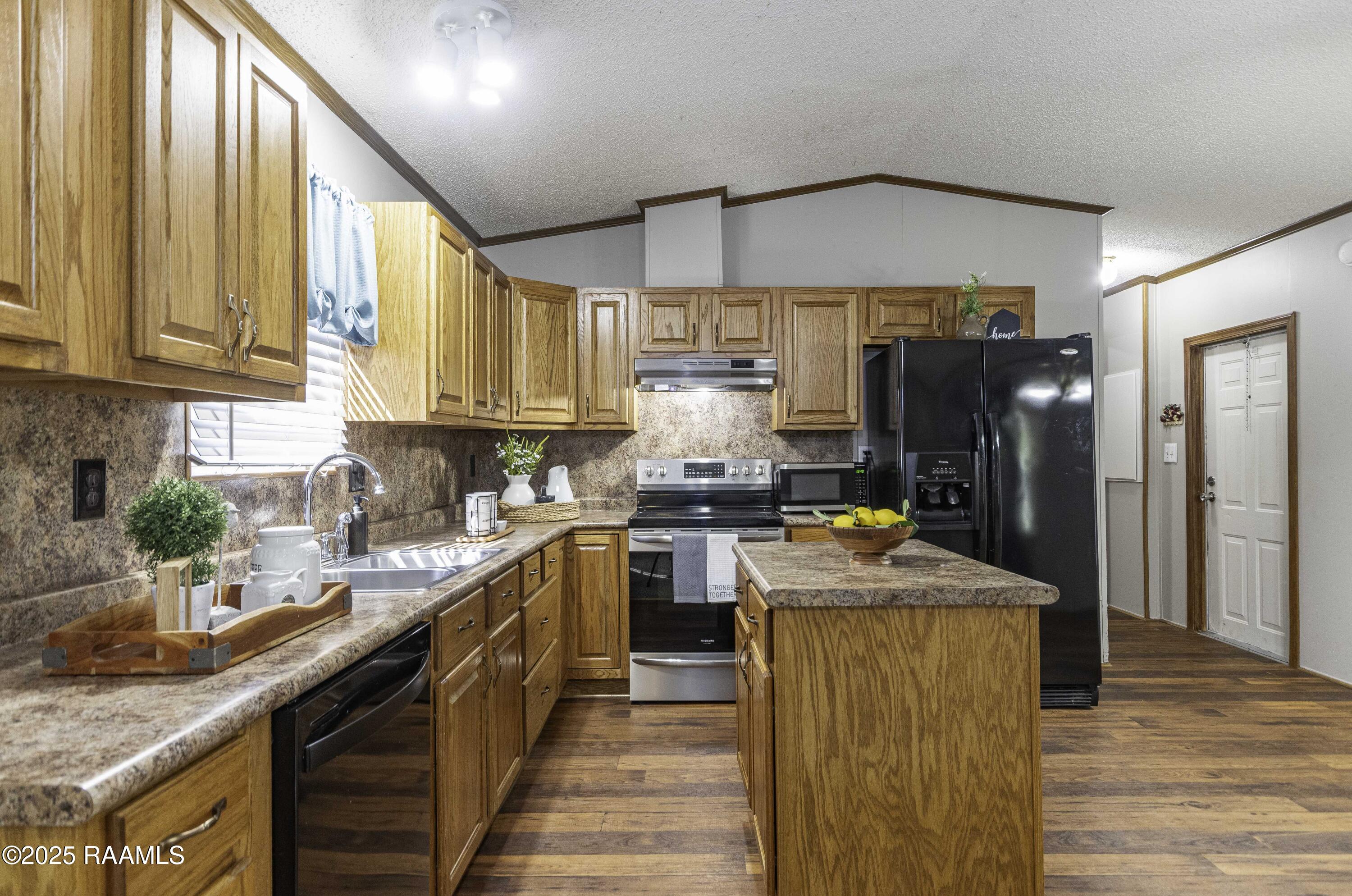 121 Legrande Road Carencro, LA 70520 - Photo 5 of 38 Kitchen 4
