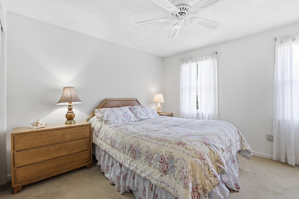 4 Oneida Place Hudson, MA 01749 - Photo 27 of 42