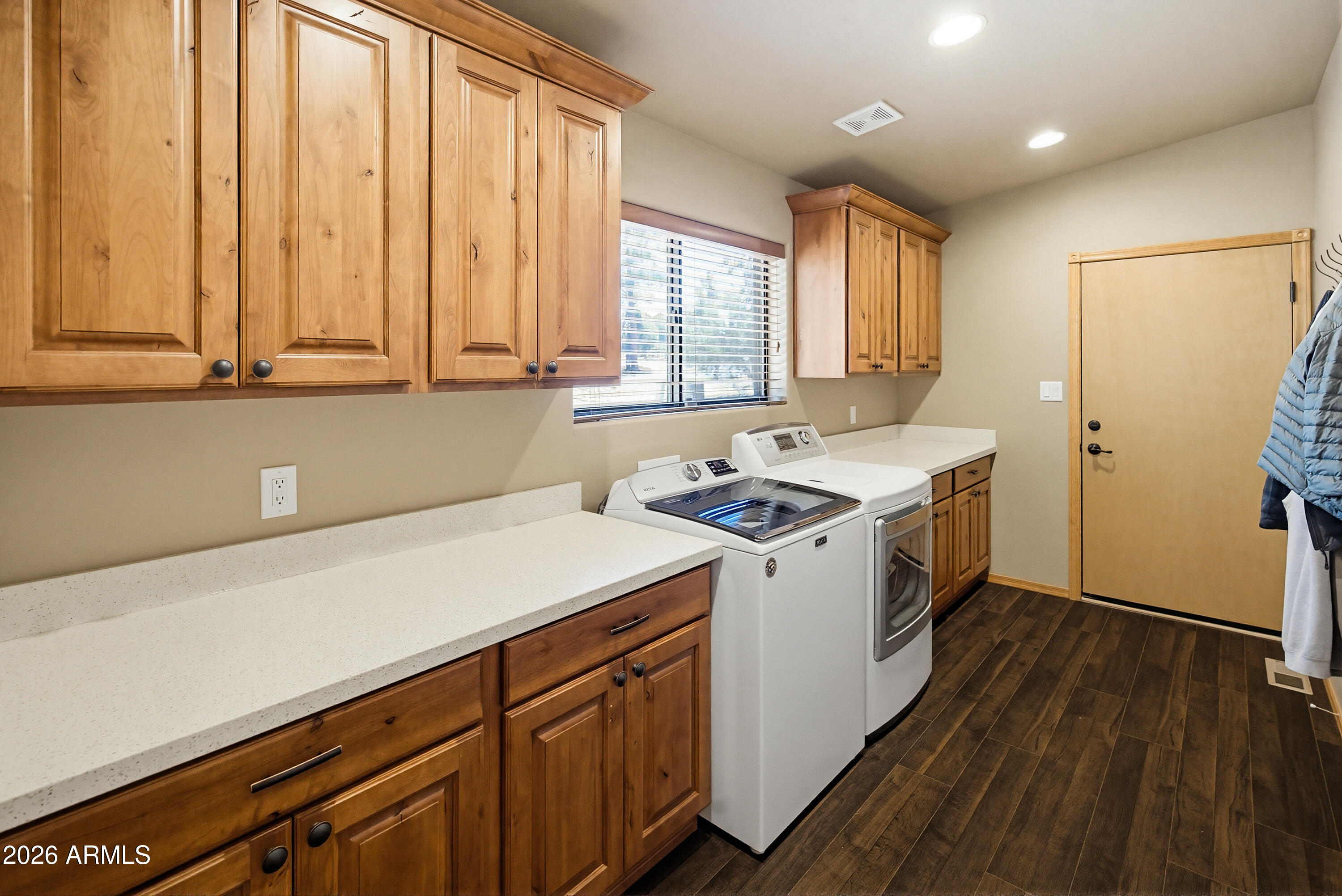 1522 Mainline Road Heber, AZ 85928 - Photo 23 of 34 Laundry/Mud Room