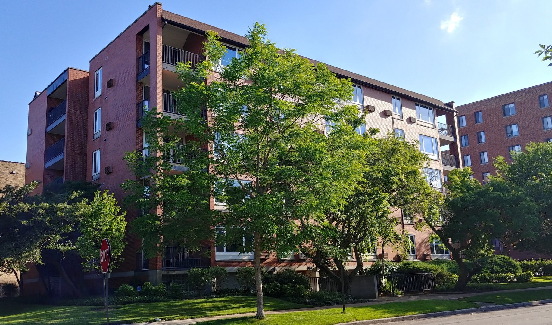 400 Main Street, Unit 2B Evanston, IL 60202 - Photo 1 of 18