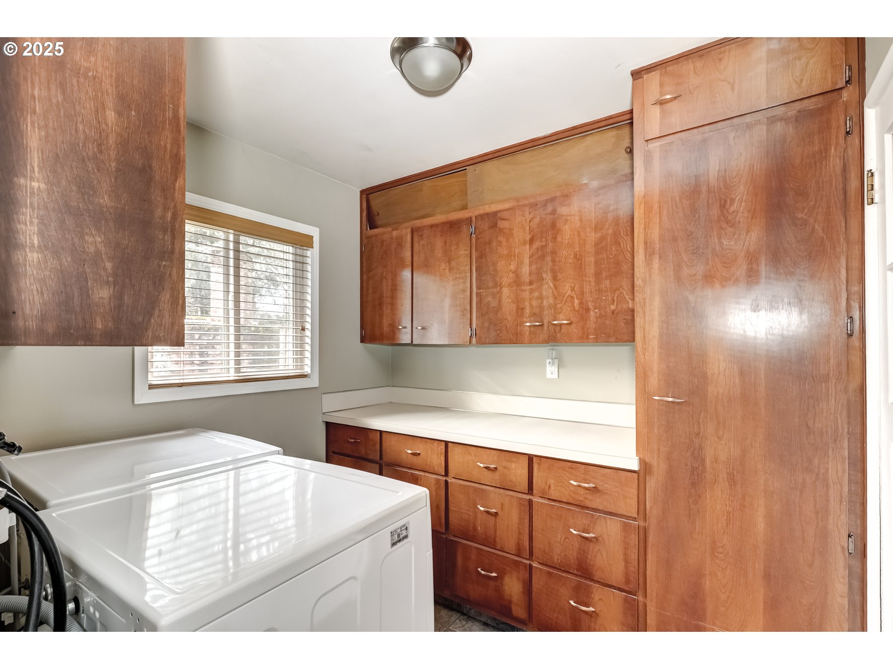 882 Northeast Donelson Road Hillsboro, OR 97124 - Photo 18 of 28 Gallery Image 18