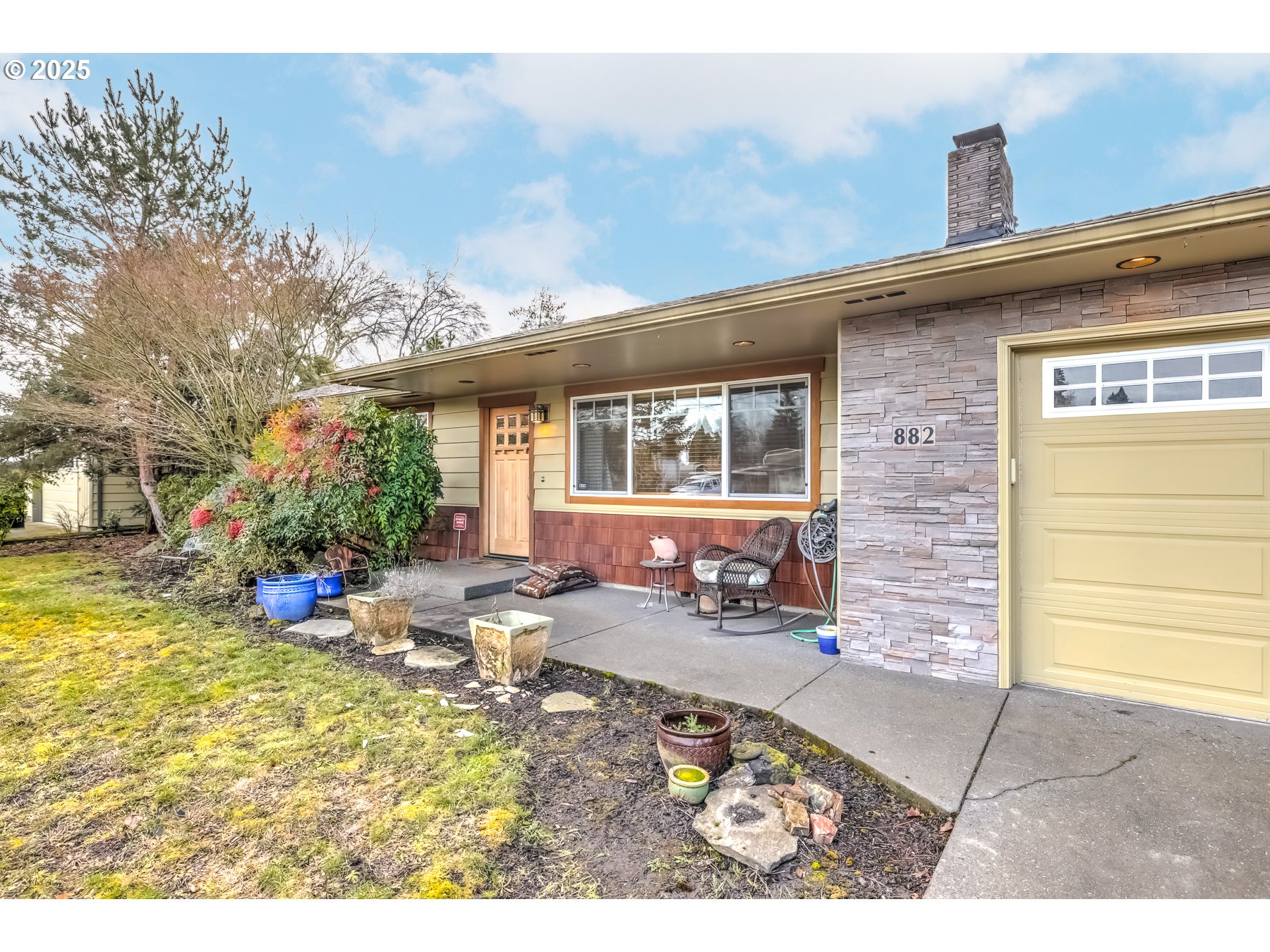 882 Northeast Donelson Road Hillsboro, OR 97124 - Photo 3 of 28 Gallery Image 3