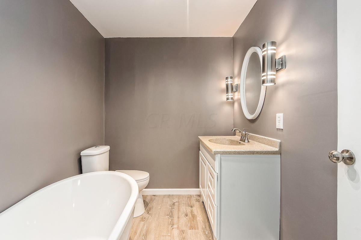 5745 Warner Road Westerville, OH 43081 - Photo 15 of 34
