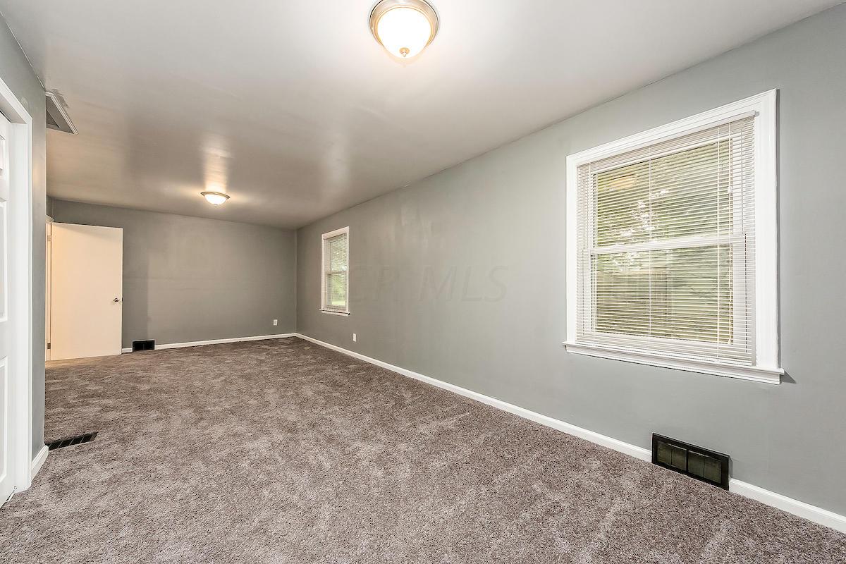 5745 Warner Road Westerville, OH 43081 - Photo 18 of 34