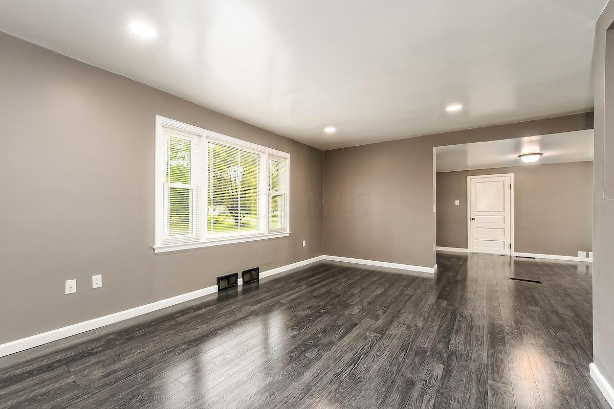5745 Warner Road Westerville, OH 43081 - Photo 3 of 34