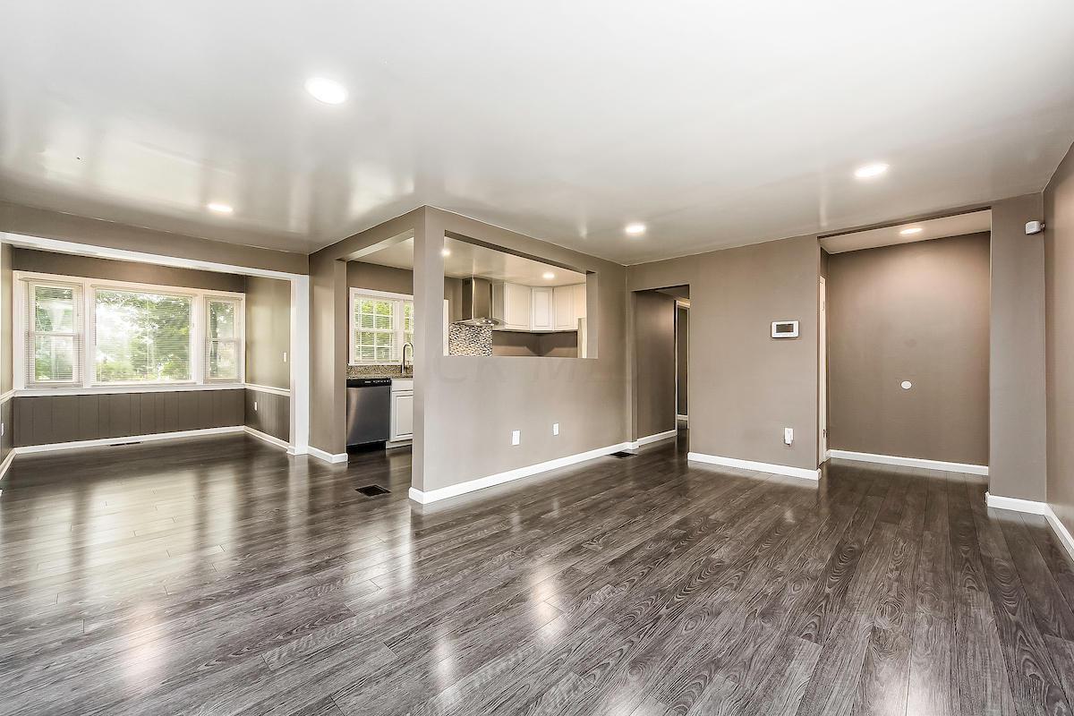 5745 Warner Road Westerville, OH 43081 - Photo 5 of 34