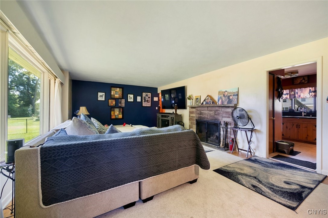 7958 Vernon Road South Cicero, NY 13039 - Photo 4 of 26