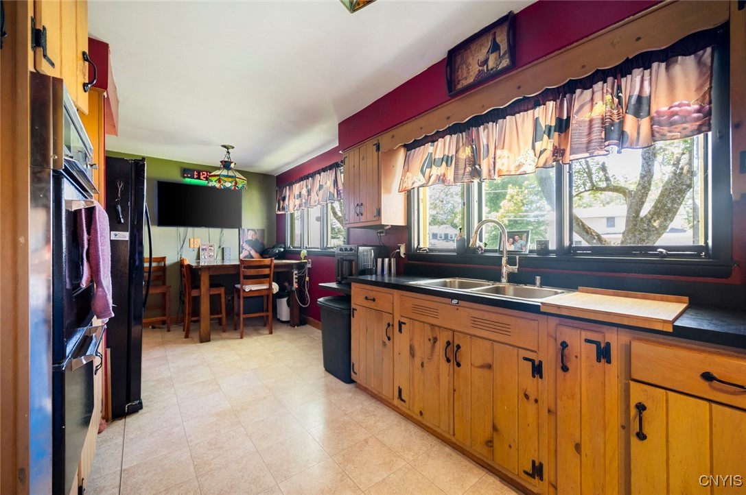 7958 Vernon Road South Cicero, NY 13039 - Photo 8 of 26