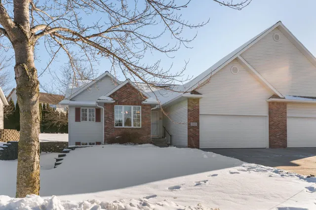 $375,000 | 3155 Selkirk Drive, Sun Prairie, WI 53590
