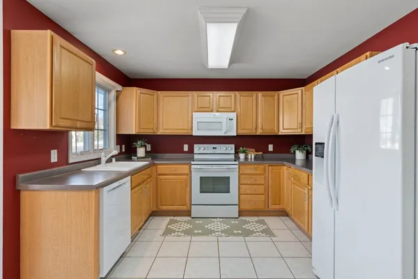 $375,000 | 3155 Selkirk Drive, Sun Prairie, WI 53590