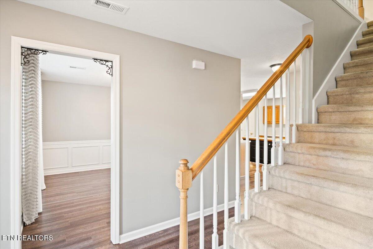 7608 Saddlegate Road Knoxville, TN 37920 - Photo 13 of 33 17-Foyer