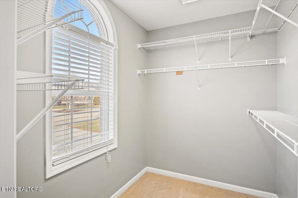 7608 Saddlegate Road Knoxville, TN 37920 - Photo 18 of 33 23-Primary Closet