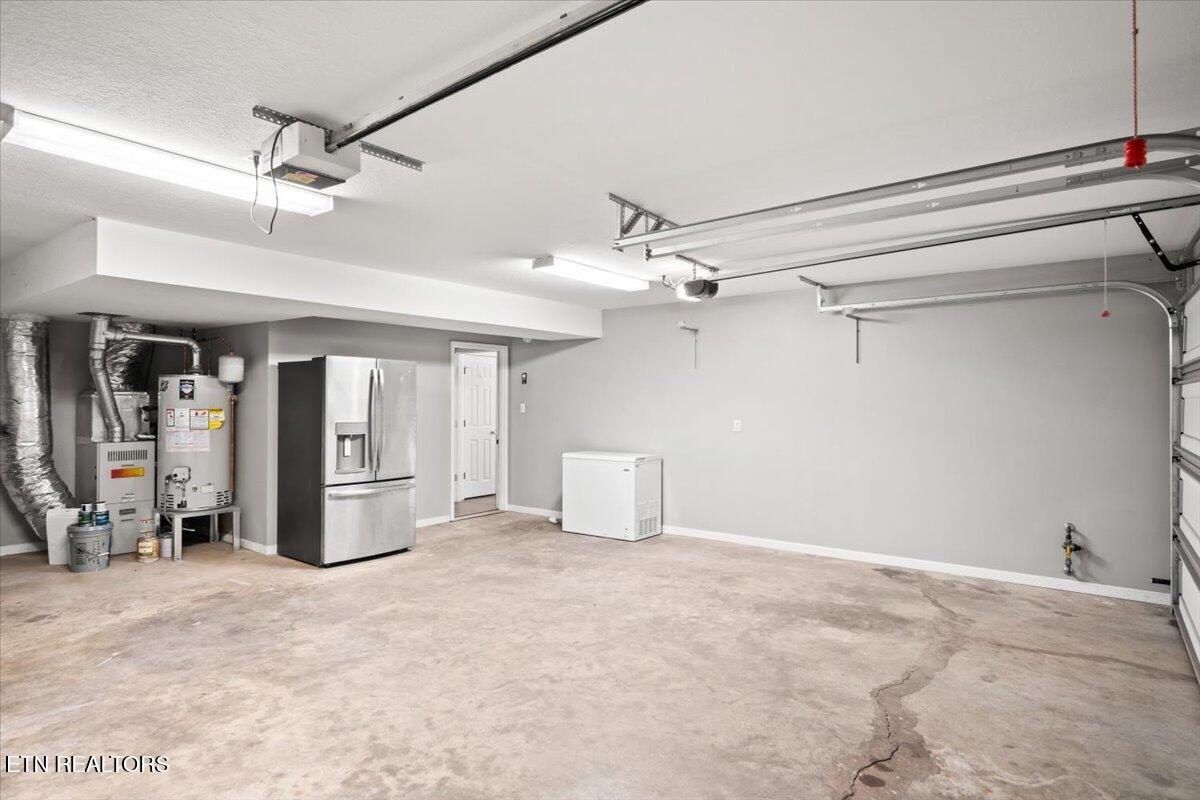 7608 Saddlegate Road Knoxville, TN 37920 - Photo 26 of 33 32-Garage