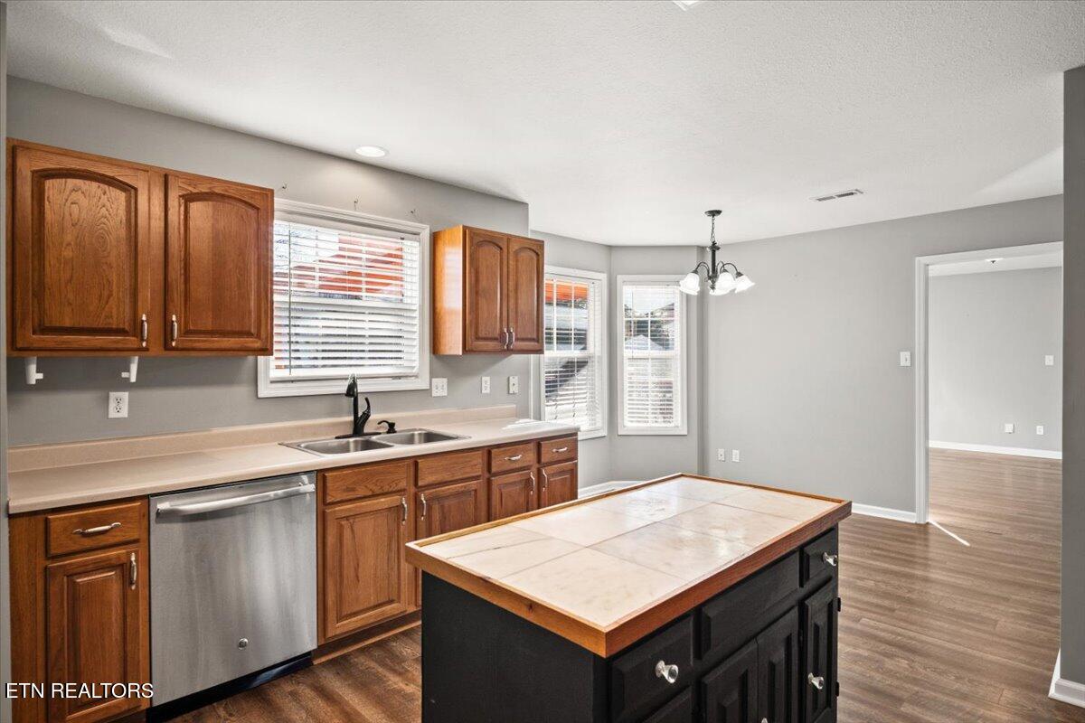 7608 Saddlegate Road Knoxville, TN 37920 - Photo 8 of 33 10-Kitchen
