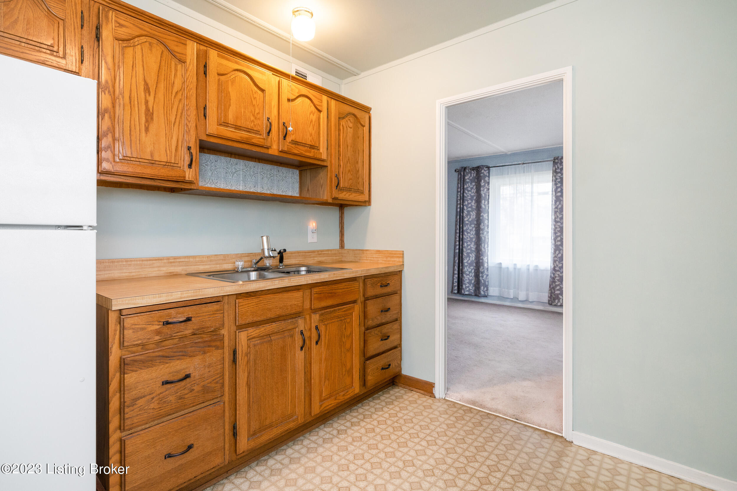 8900 Ferndale Road Louisville, KY 40291 - Photo 21 of 33 20
