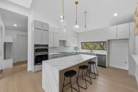 $930,000 | 5013 Rob-Scott Street, Austin, TX 78721