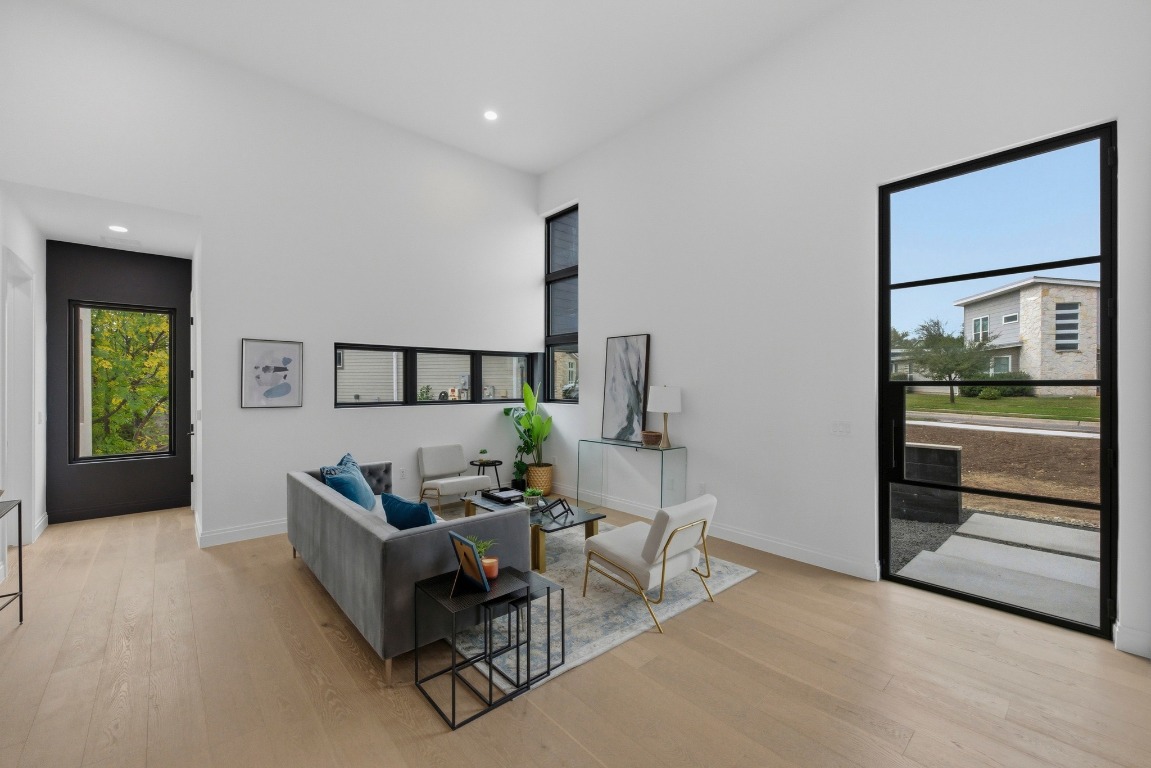 5013 Rob-Scott Street Austin, TX 78721 - Photo 2 of 31