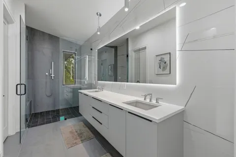 $930,000 | 5013 Rob-Scott Street, Austin, TX 78721