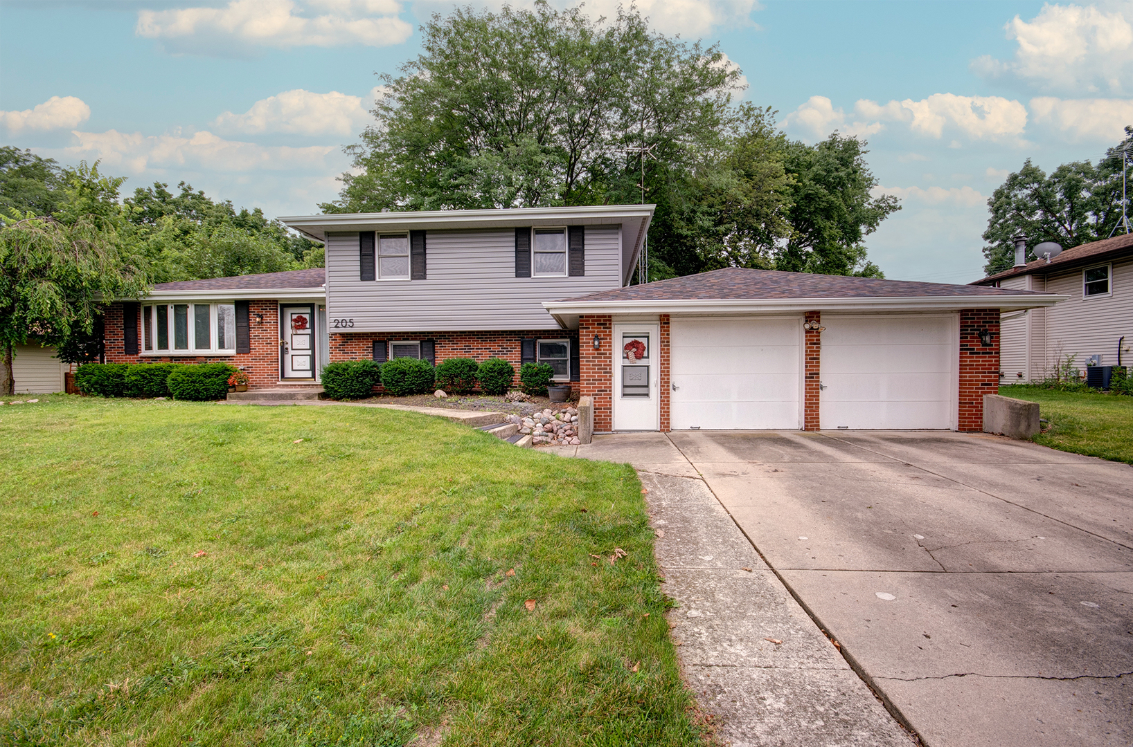 205 Ridge Road Shorewood, IL 60404 - Photo 2 of 30 Gallery Image 2