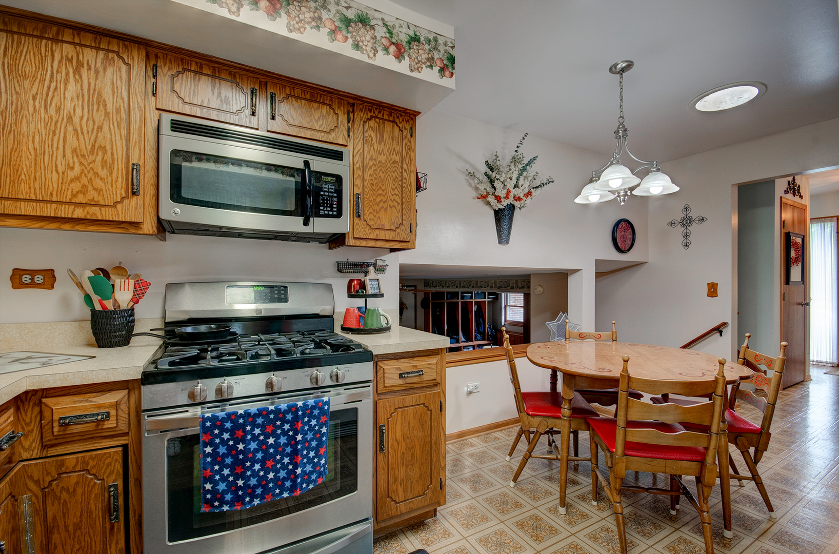 205 Ridge Road Shorewood, IL 60404 - Photo 7 of 30 Gallery Image 7