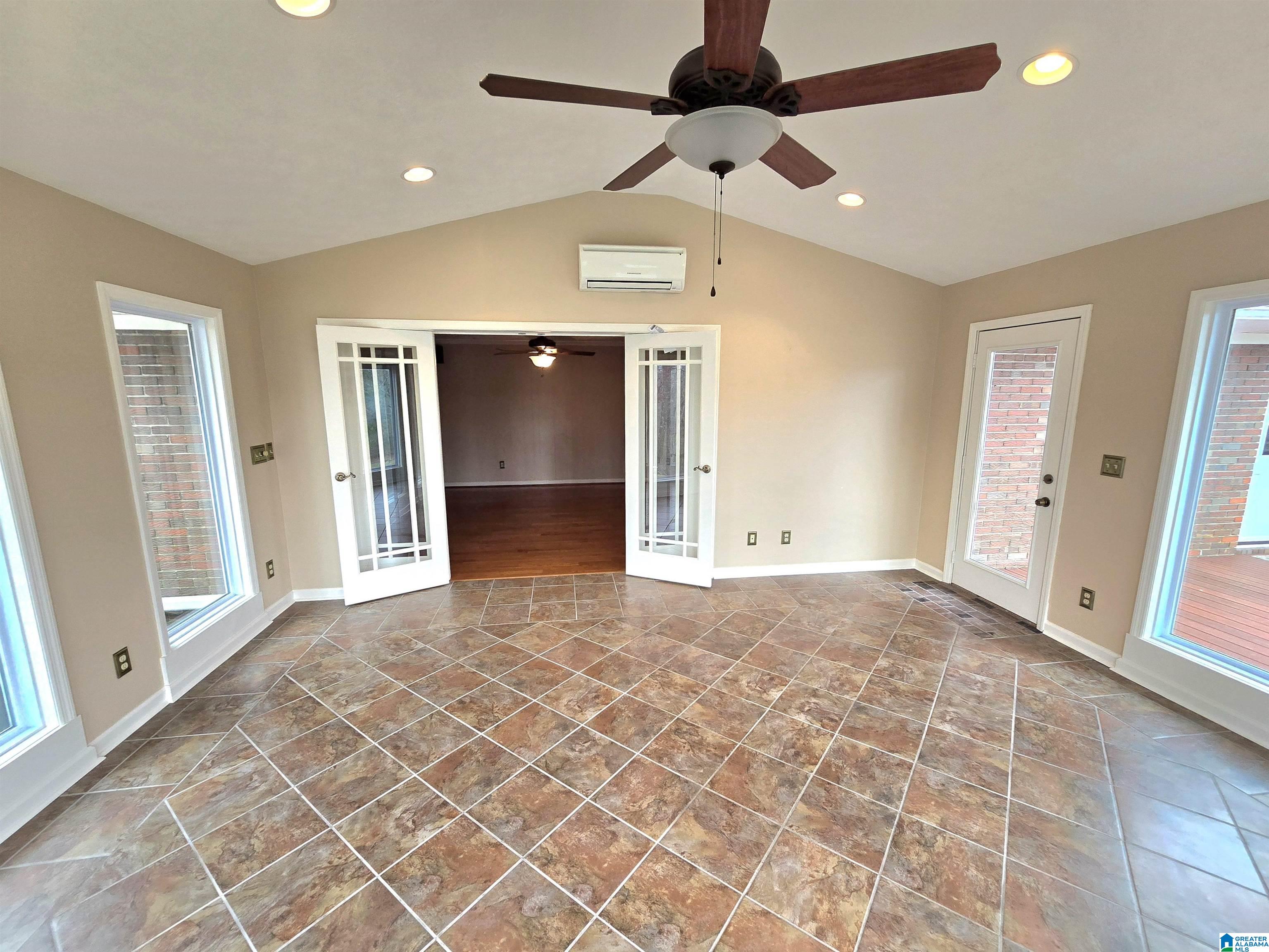 208 Sunny Hill Road Anniston, AL 36206 - Photo 12 of 33