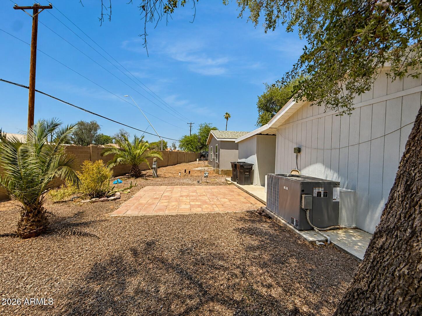 201 South Greenfield Road, Unit 11 Mesa, AZ 85206 - Photo 18 of 22 a view of a backyard