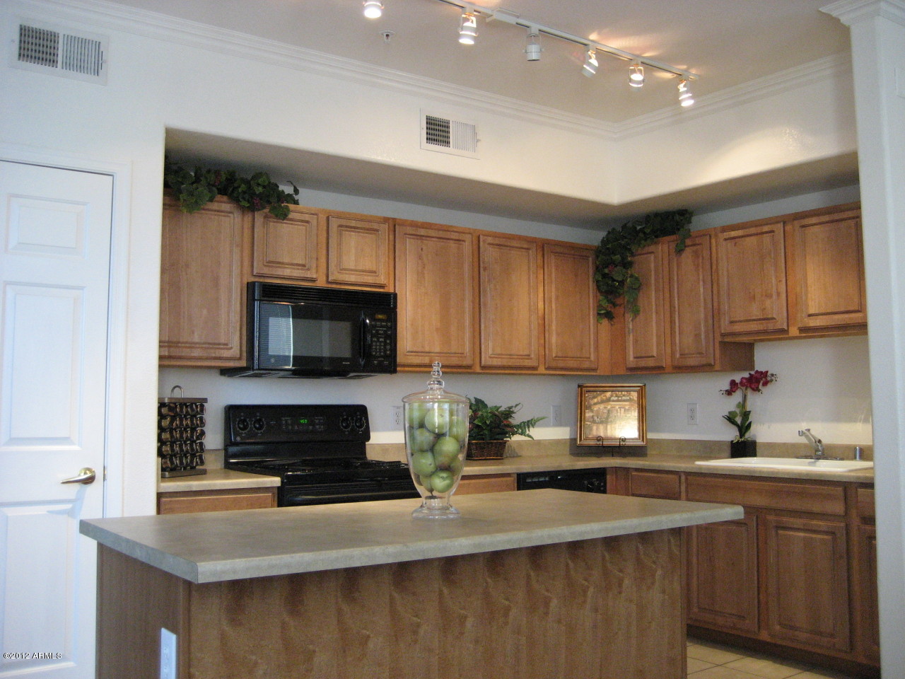 18250 North Cave Creek Road, Unit 187 Phoenix, AZ 85032 - Photo 4 of 13 Kitchen1