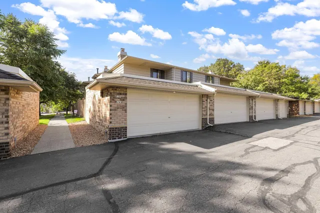 $268,000 | 3680 Independence Avenue South, Unit 83, St. Louis Park, MN 55426