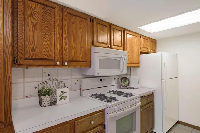 $268,000 | 3680 Independence Avenue South, Unit 83, St. Louis Park, MN 55426