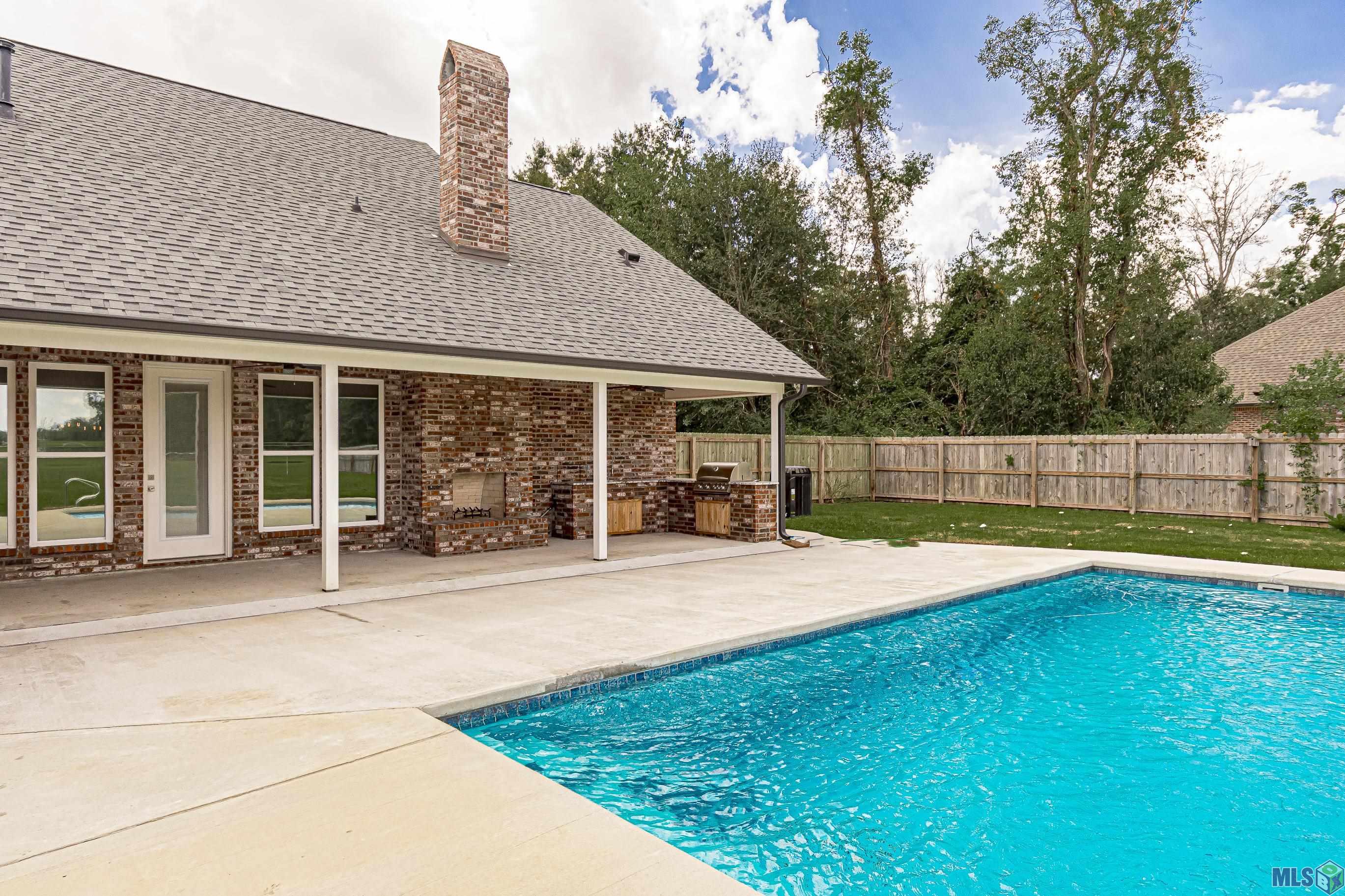 42496 Black Bayou Road Gonzales, LA 70737 - Photo 11 of 39 Gallery Image 11