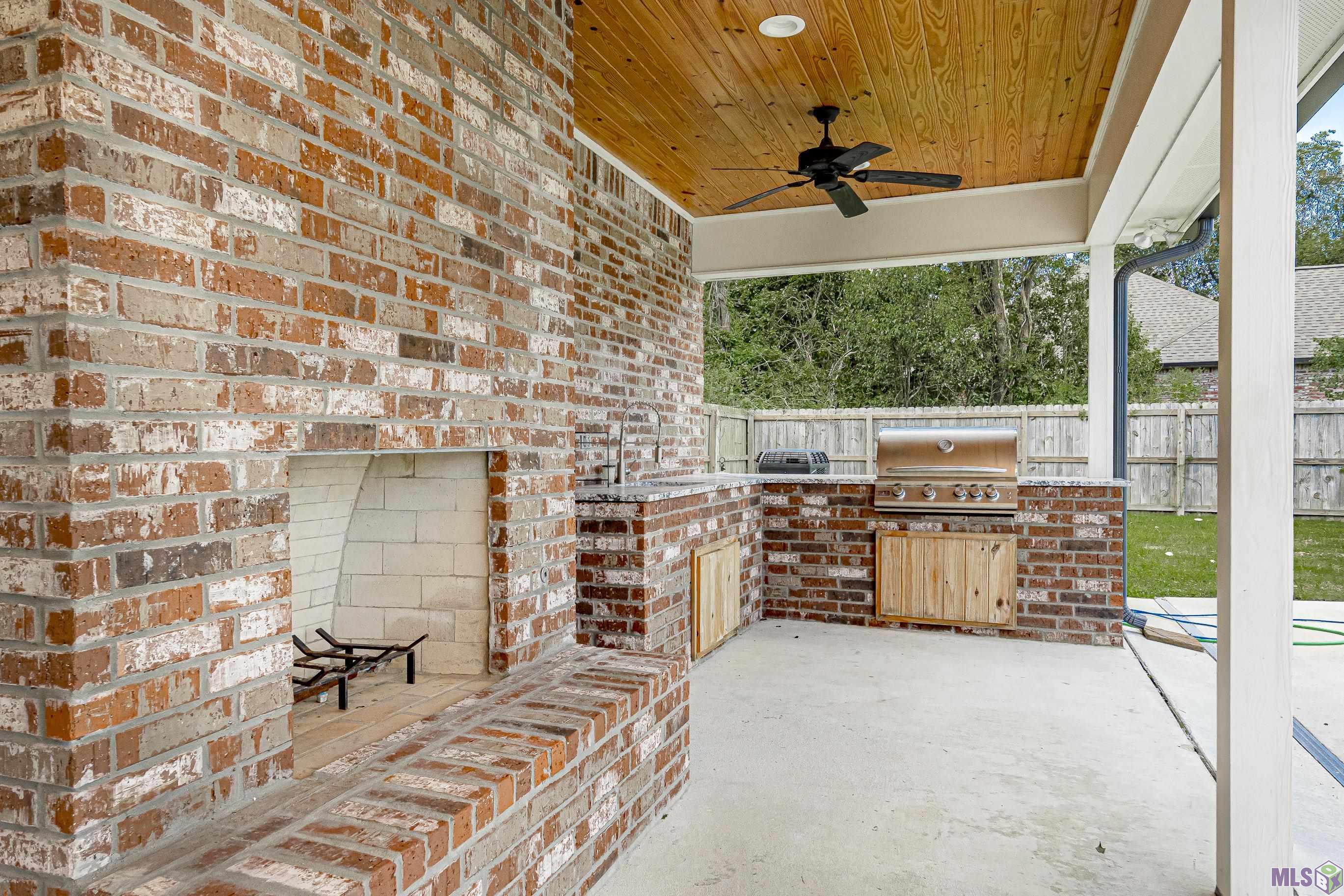 42496 Black Bayou Road Gonzales, LA 70737 - Photo 12 of 39 Gallery Image 12