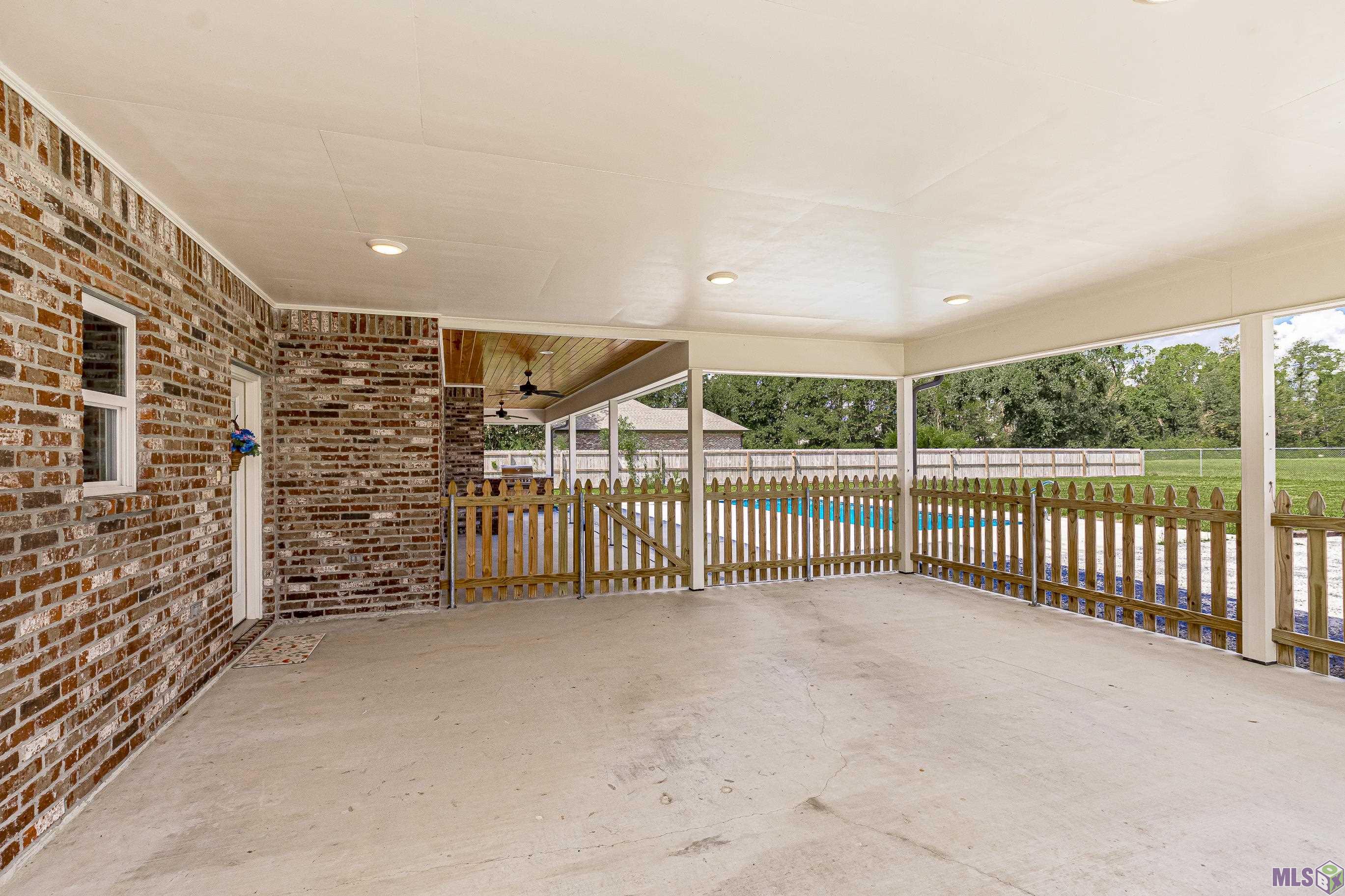 42496 Black Bayou Road Gonzales, LA 70737 - Photo 14 of 39 Gallery Image 14