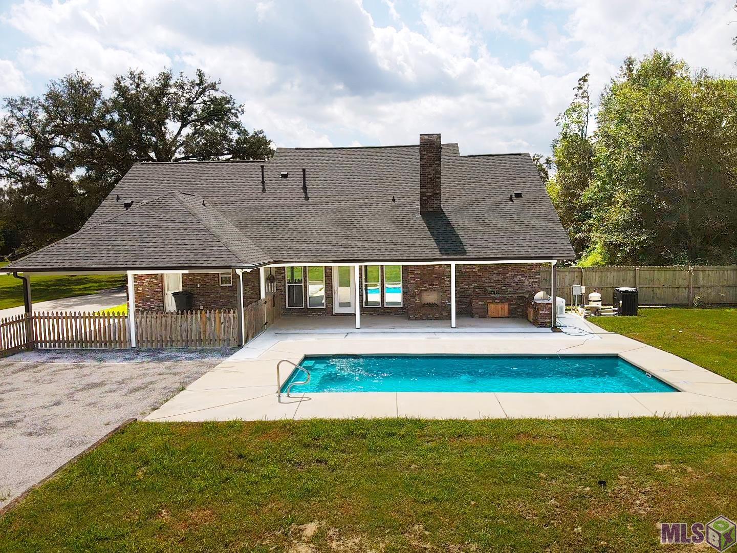 42496 Black Bayou Road Gonzales, LA 70737 - Photo 10 of 39 Gallery Image 10
