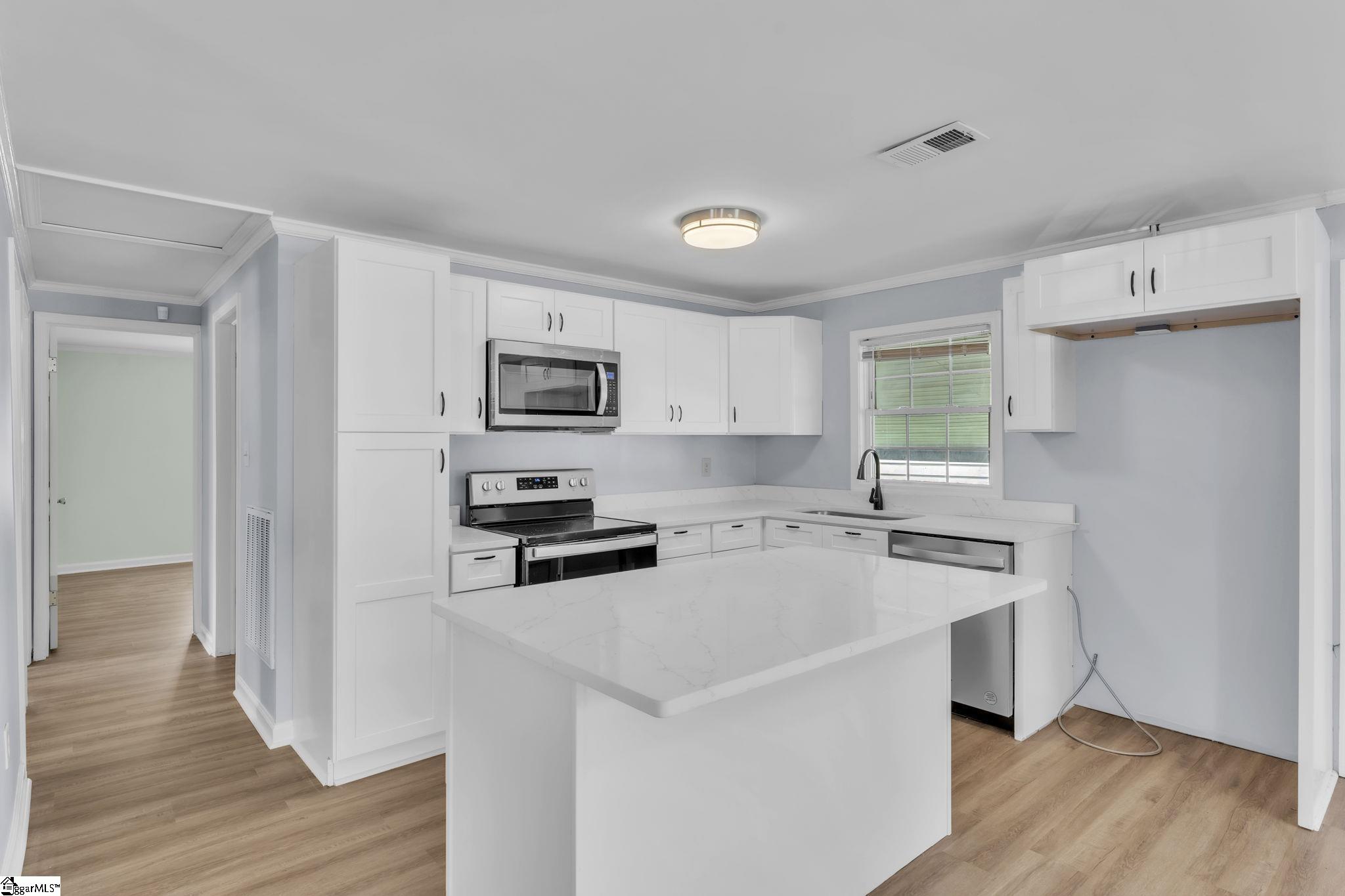 208 Parkins Mill Road Greenville, SC 29607 - Photo 11 of 27