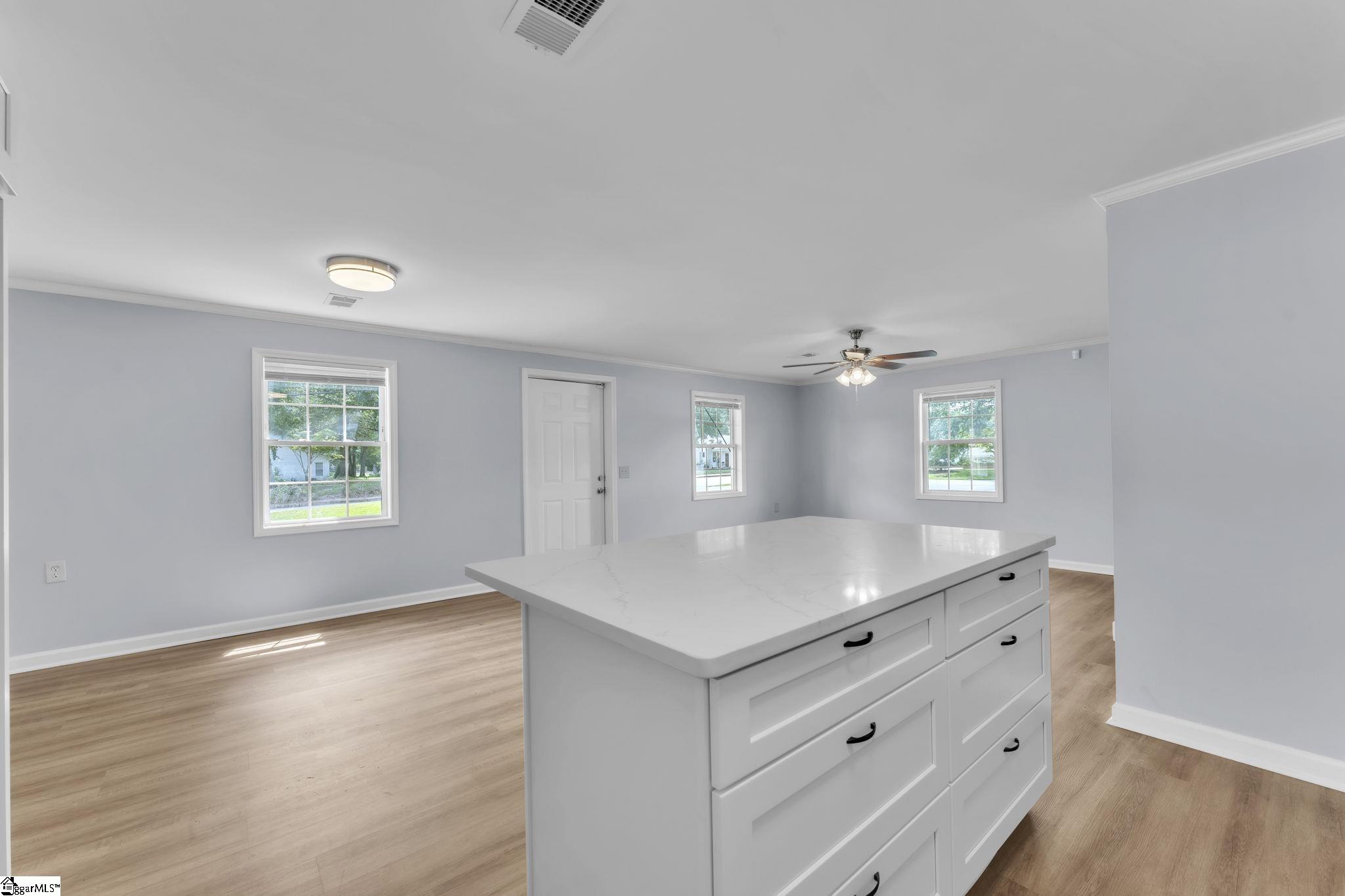 208 Parkins Mill Road Greenville, SC 29607 - Photo 14 of 27