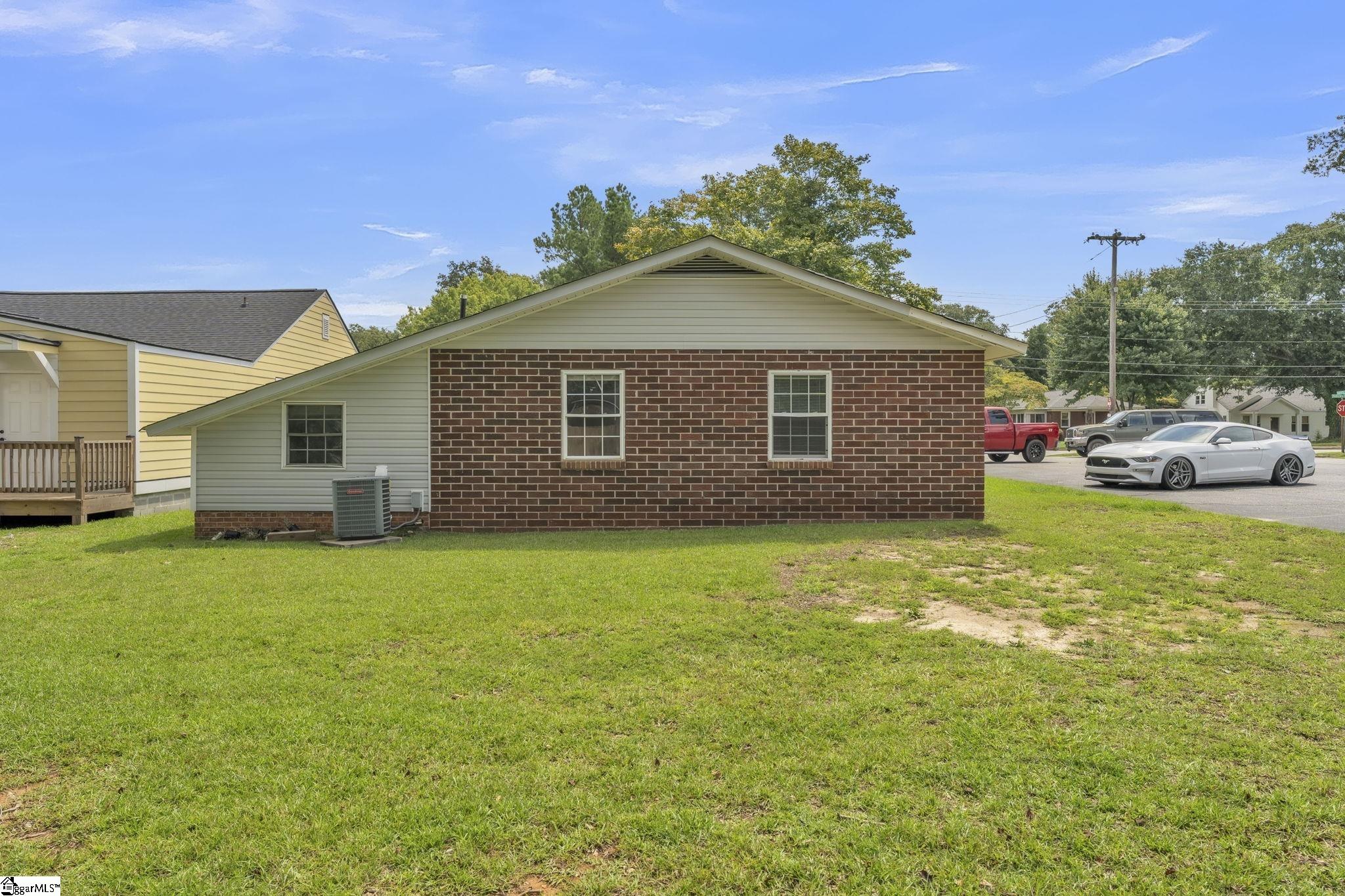 208 Parkins Mill Road Greenville, SC 29607 - Photo 26 of 27